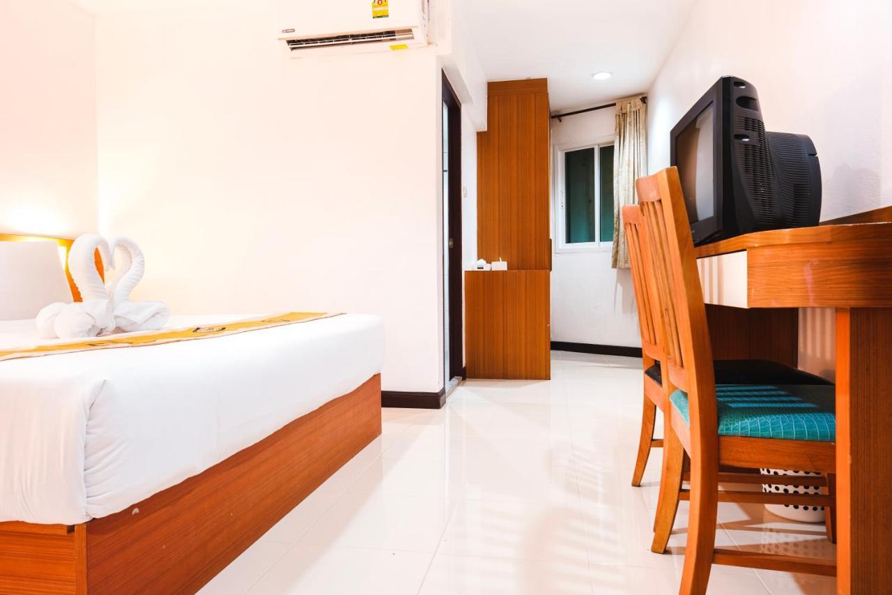 Neptuna Hotel Patong Exterior photo